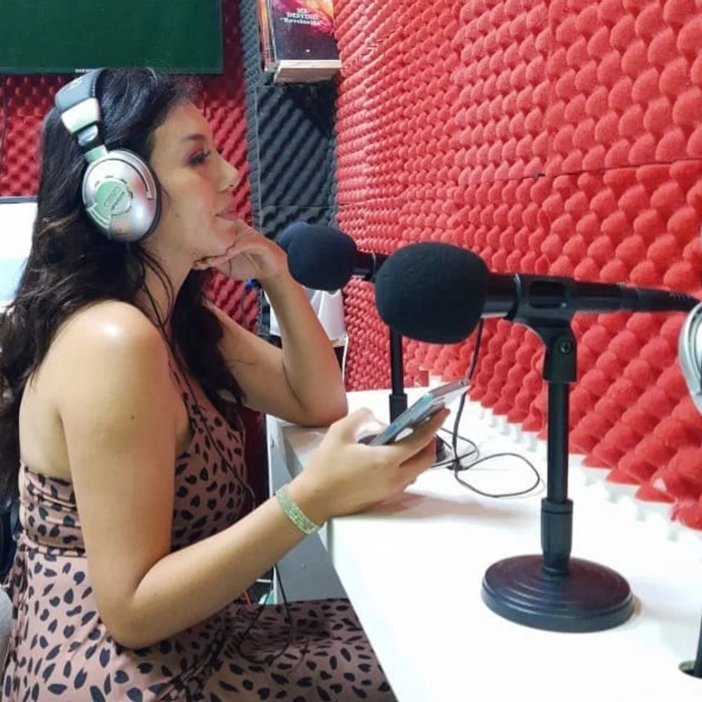 Daniela Trujillo Huerta en el programa de radio Acid Emotion